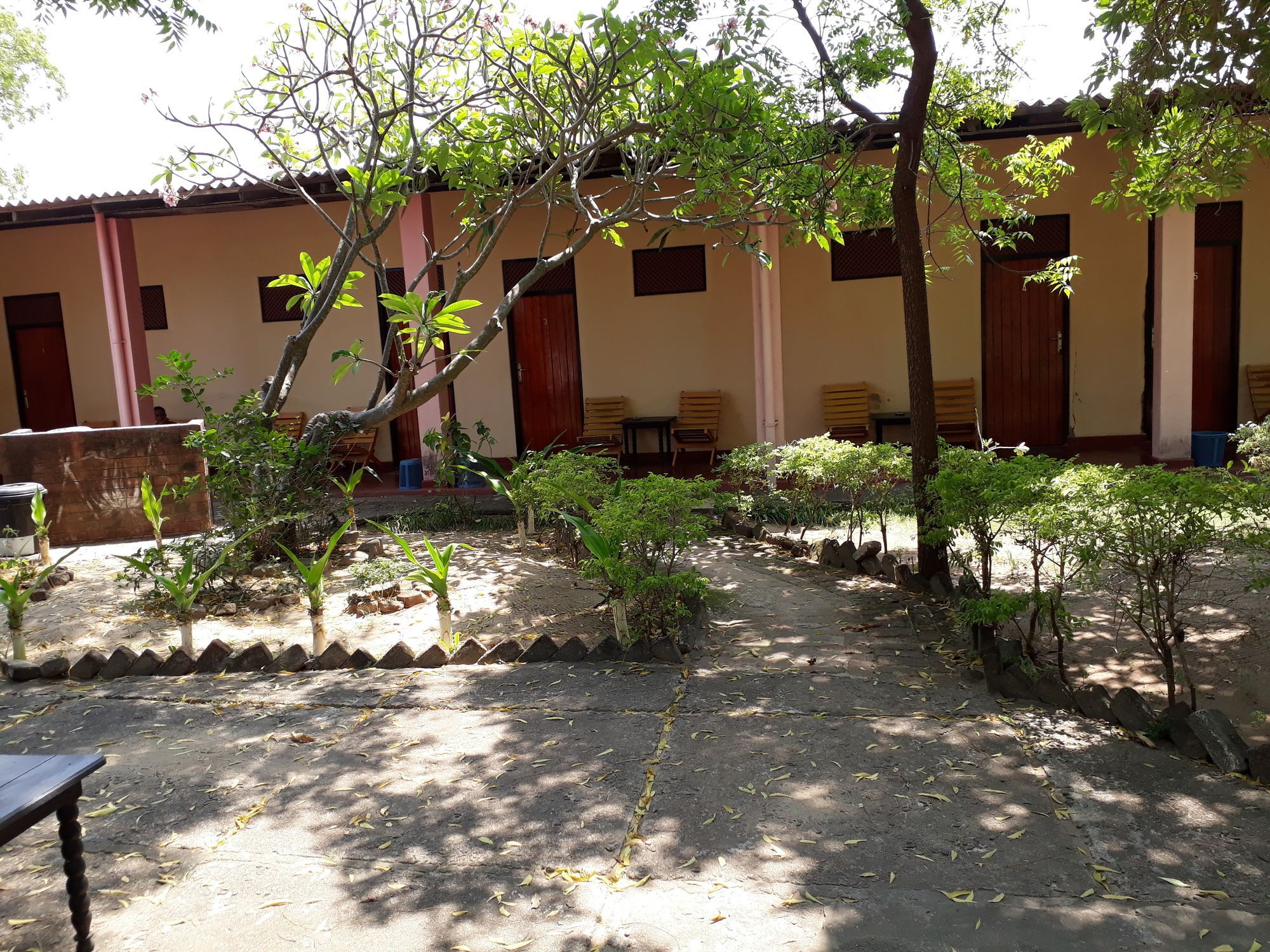 Shahira Hotel Nilaveli Exterior foto